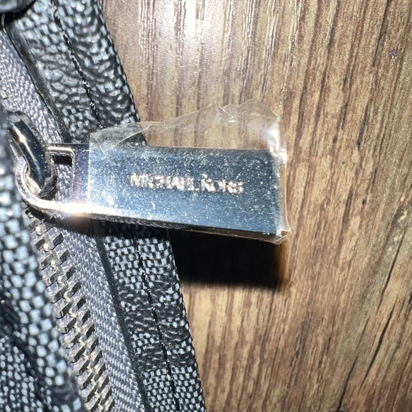 Michael Kors Black and Gray Belt Bag - Picture 2 of 7